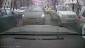 Пиррова победа... Втретились два упрямца во дворе. Кто виноват?