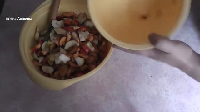 Яблочный Пирог. Яблок много, теста мало смотреть онлайн