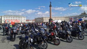 Байкеры открыли мотосезон на Дворцовой