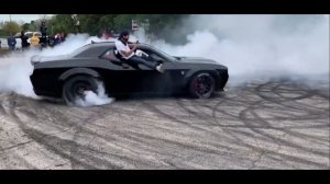 Dodge Challenger SRT Hellcat!!! ЗВУК ВЫХЛОПА И ДРИФТ!!!