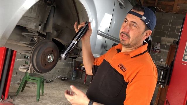 Повреден АМОРТИСЬОР - симптоми и подмяна! смотреть онлайн