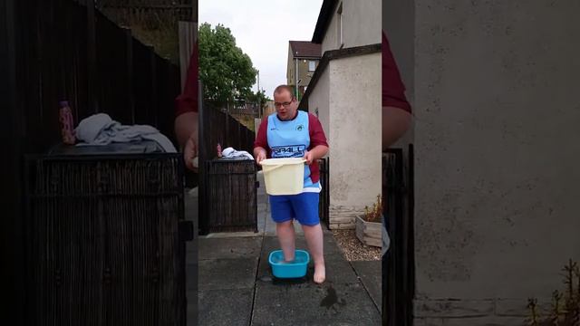 #IceBucketChallenge Russell Brand  David Spade