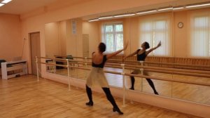 Разогрев у станка // Танцы народов мира // ЦДТ "Ново-Переделкино"