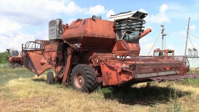 Незаменимый пахарь сельхоза! Лучший Советский комбайн это - Нива СК 5! смотреть онлайн