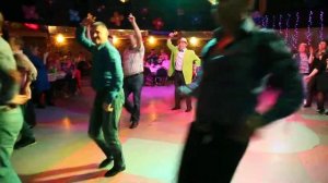 МУЖЧИНЫ ТАНЦУЮТ!!! Индийский танец вечеринка Хали Гали в Сыктывкаре