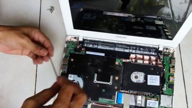 Bongkar Netbook Asus X200M смотреть онлайн