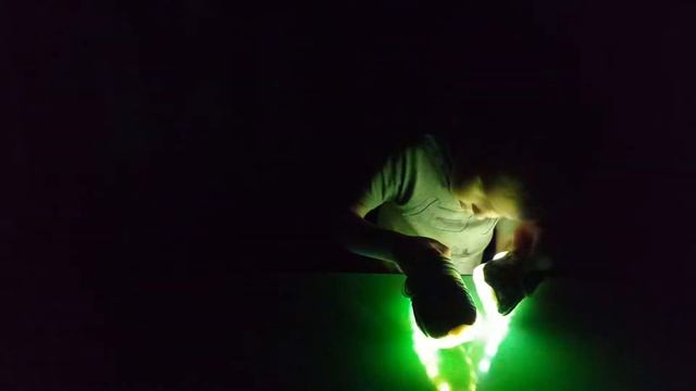 Light-up sneakers Светящиеся кроссовки 光运动鞋 смотреть онлайн