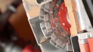 Штробы в блоке Poroterm подготовка к электрике!оборудованием Hilti LIVE,