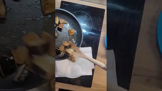 Салат с хрустящими баклажанами ? РЕЦЕПТ кисло-сладкого соуса в описании ? смотреть онлайн