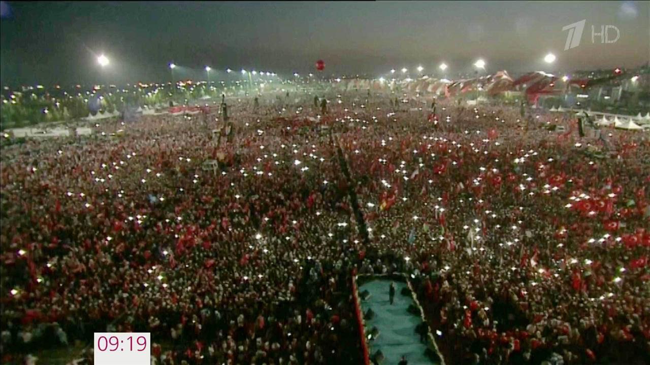 В Турции прошли самые массовые после попытки госпереворота митинги в поддержку властей