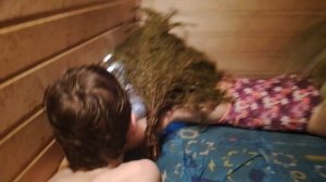 Купание в проруби с детьми. Русская баня с вениками