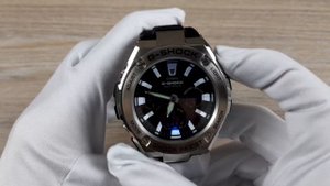 Обзор часов Casio G-SHOCK GST-W130C-1A