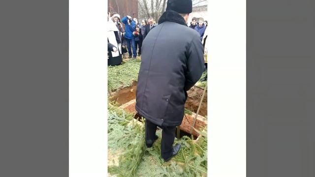 2.Отпевание и похороны отца Анатолия в Православной Отраде