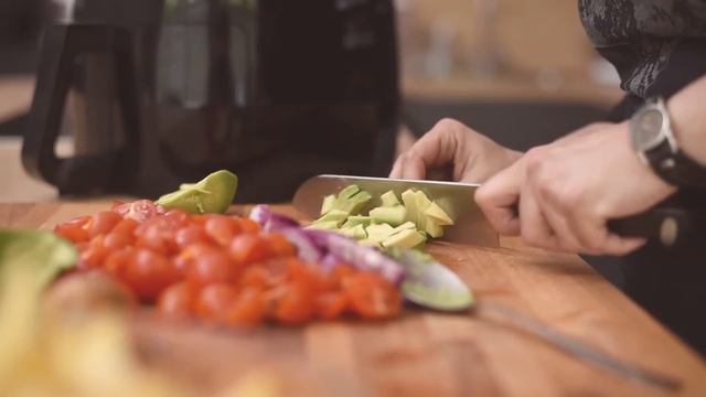 Goodlife.bg - Свински котлети с авокадо салца смотреть онлайн