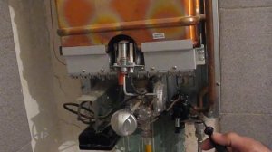 ВОДОНАГРЕВАТЕЛЬ проточный газовый G-19-00