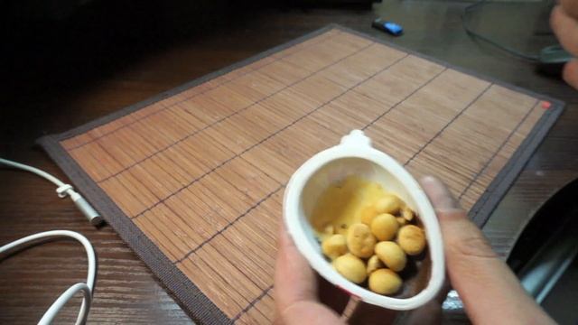 Аналог киндер-сюрприза с неприятным сюрпризом. смотреть онлайн