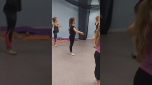 Хореография фигуриста\Упражнения на баланс\Балет для детей