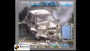 Daihatsu Sirion 2000 ANCAP Crash Test (3 star)