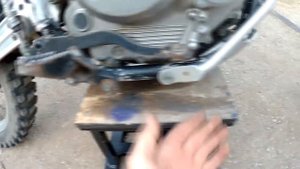 Подъёмник для мотоцикла на базе домкрата