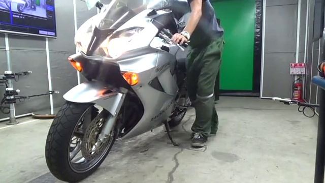 2004 Honda VFR800-2-l смотреть онлайн