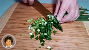 ? Салат с капустой, огурцами и редиской. Весенний салат - яркий, сочный и хрустящий