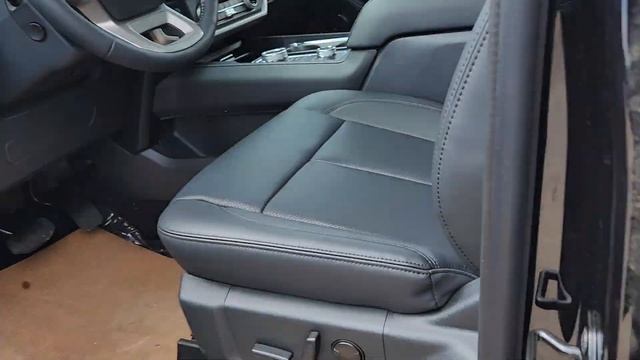 2023 Ford Expedition XLT смотреть онлайн