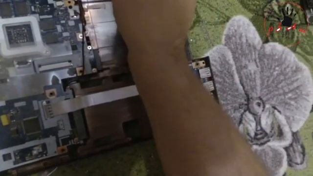 Ноутбук Acer Aspire V3-571G-736b8g75 / восстановление петли экрана,если ее оторвало \ чистка смотреть онлайн