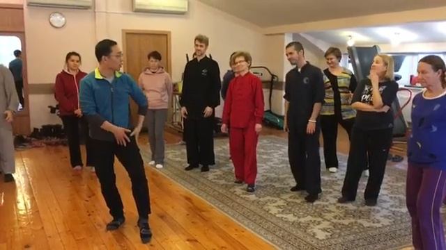 Важно в тайцзи: расслабленный таз, крепкие ноги и поясница смотреть онлайн