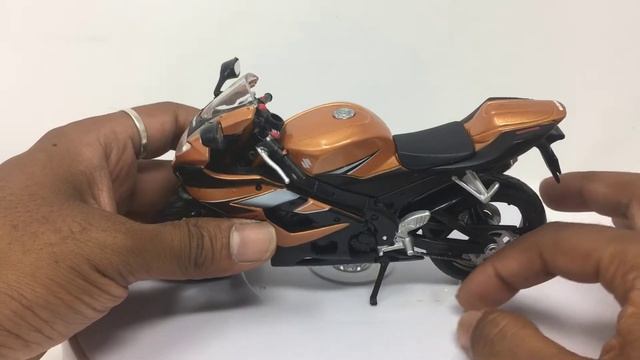 UNBOXING : Suzuki GSX-R1000 Motorcycle 112 Scale Model by Maisto смотреть онлайн