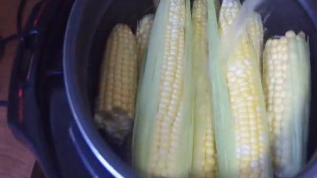 Кукуруза в мультиварке. Как варить кукурузу. Кукуруза в початках. смотреть онлайн