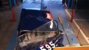 ВАЗ 2106 и 2107  crash test от Авто Ревю