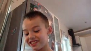 Какие ПОДАРКИ получил Руслан на ДЕНЬ РОЖДЕНИЯ (торт с динозавром)