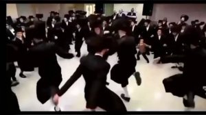 Евреи-------танцуют под музыку Сан-БОЯ!!!!!____ДЕНГИИИ-------ТУ-МАНИ!!!
