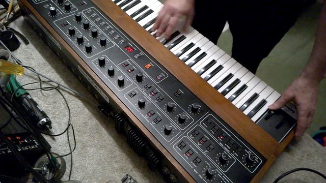 Sequential Circuits Prophet 5 Revision 3.3 demo of all 120 factory patches. смотреть онлайн