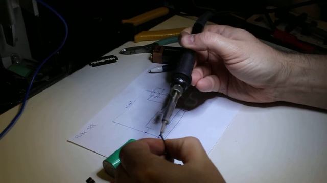 031 Ремонт аккумулятора осциллограф Fluke 124 ( часть 1 ) смотреть онлайн