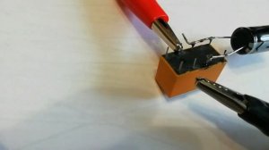 Тестер бензиновых форсунок своими руками. Очень простая схема.