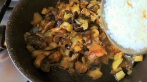 Перец, фаршированный грибами и баклажанами.