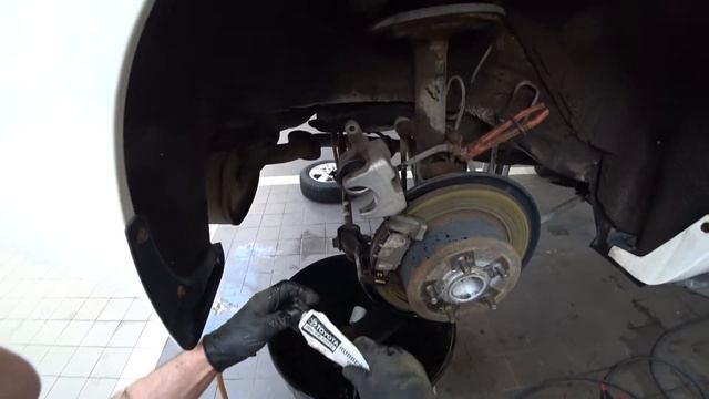 CAMRY/RAV-4. Замена пыльника заднего супорта.