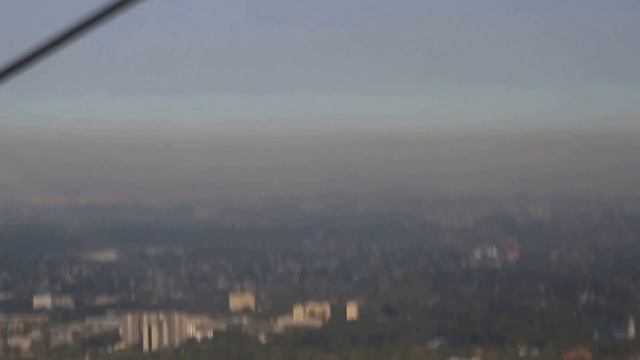 Алма-Ата. Наблюдаем за смогом. Вид с канатки на Кок Тюбе смотреть онлайн