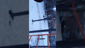 Девочка на турниках/ обучение на бочку назад/ делаем разные элементы