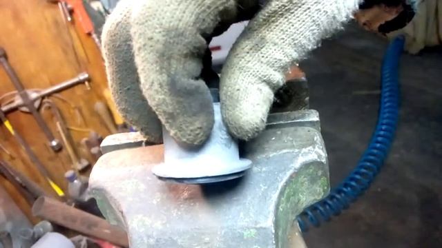 КАК ПЕРЕПРЕССОВАТЬ САЙЛЕНТБЛОКИ ПЕРЕДНИХ РЫЧАГОВ Renault LOGAN, SANDERO, LADA Largus В ТИСКАХ смотреть онлайн