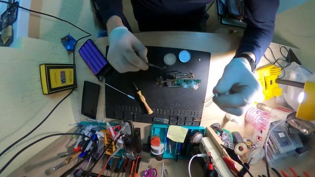 Замена micro USB полный процесс на небольшой плате повербанка, ночной #bitmaster.by смотреть онлайн