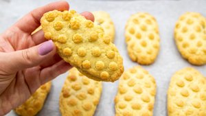 ПЕЧЕНЬЕ К ЧАЮ "ШИШКИ". Оно у нас съедается даже не успевая остыть