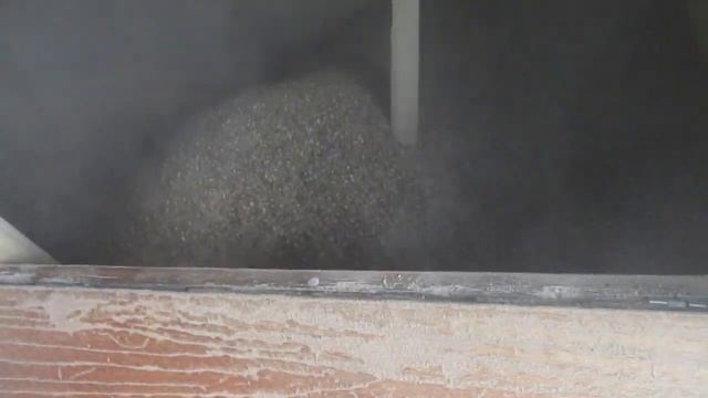 Универсальный дешовый корм в гранулах для свиней,гусей,кур. Сделал дочке сюрприз. Семья в деревне смотреть онлайн