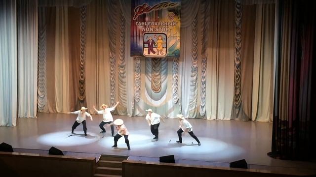 Ансамбль народного танца Каблучок  - танец Рыбаки
