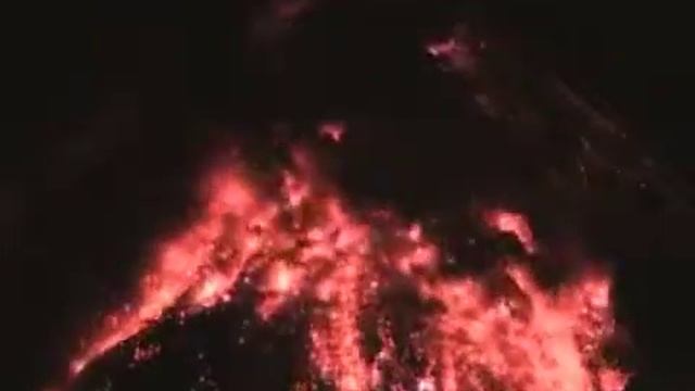 На Филиппинах произошло мощнейшее извержение вулкана Майон смотреть онлайн