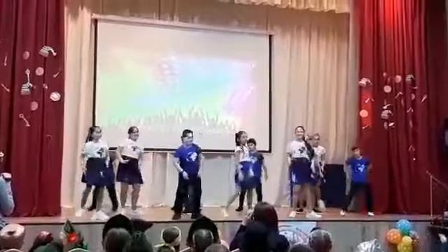 школа горки10.(танца сош) Мухаммадюсуф(1)