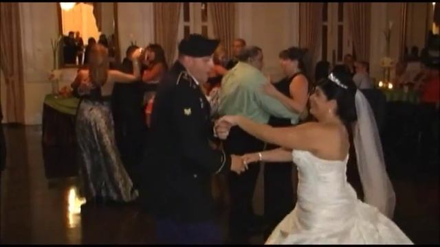 Alex y Zenaida Bailando Bachata en la Boda.wmv смотреть онлайн