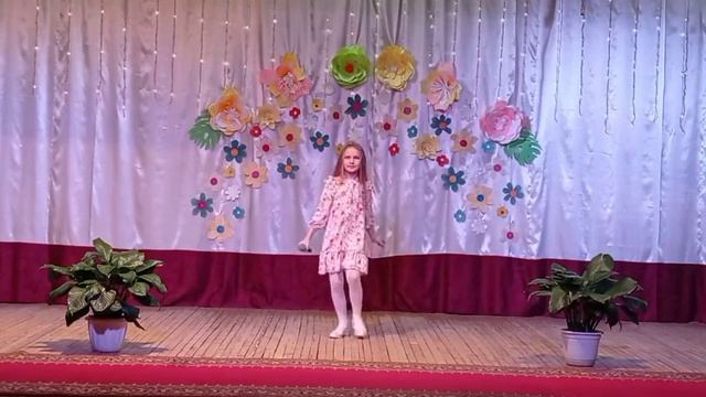 Комарова Катя ( 8 лет) Песня " Профессия мама"Гавриловский СДК смотреть онлайн