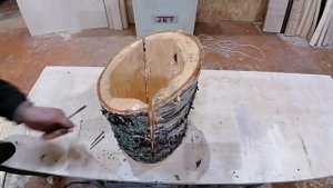 Скворечник своими руками, правильный скворечник из пня.